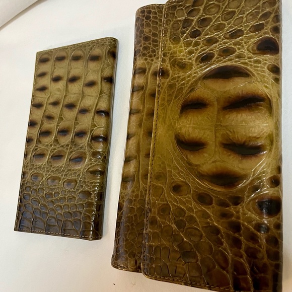 Brahmin Olive Crocodile Embossed Wallet Set - Picture 13 of 15